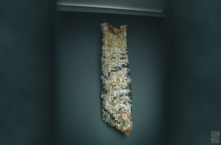 Glass Sculpture Ceiling Display – Elegant Hanging Art Installation