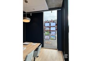 Display It LED Track 04-11