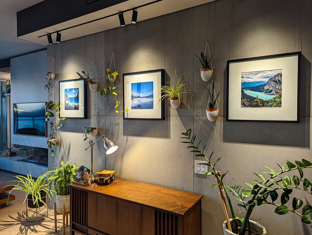 Picture Hanging System Designed to be Integrated on Existing Walls During Renovation